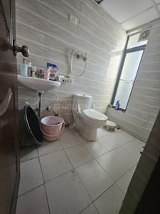 Bathroom Image of 890 Sq.ft 2 BHK Apartment / Flat for sale in Star Realcon Rameshwaram, Ghukna Ghaziabad for Rs. 6600000