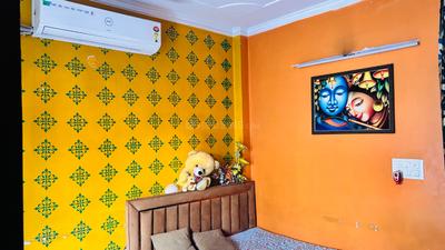 Bedroom Image of 675 Sq.ft 2 BHK Builder Floor for sale in Azadpur New Delhi for Rs. 5000000