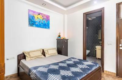 Bedroom Image of 1200 Sq.ft 3 BHK Independent House for rent in Sector 27 Noida for Rs. 40000