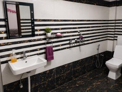 Bathroom Image of 1400 Sq.ft 4 BHK Duplex for sale in Pandeypur Varanasi for Rs. 11500000