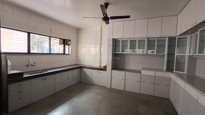 Kitchen Image of 1000 Sq.ft 2 BHK Apartment / Flat for rent in Mukund Nagar Pune for Rs. 45000