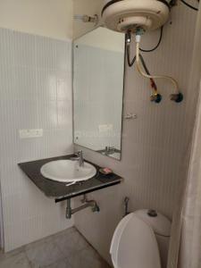 Bathroom Image of 1851 Sq.ft 3.5 BHK Apartment / Flat for sale in Sare Crescent Green Parc, Sector 92 Gurgaon for Rs. 19000000