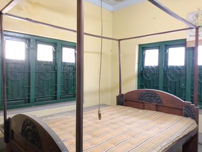 Bedroom Image of 2200 Sq.ft 7 BHK Independent House for sale in Behala Kolkata for Rs. 14000000