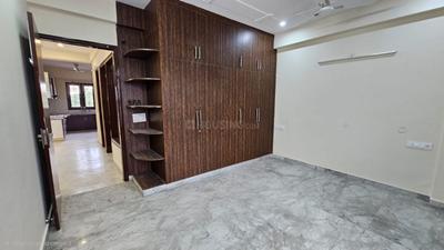 Bedroom Image of 1800 Sq.ft 2.5 BHK Builder Floor for rent in Sector 46 Noida for Rs. 38000