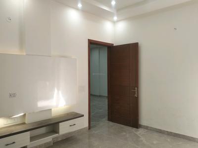 Bedroom Image of 1800 Sq.ft 4 BHK Builder Floor for sale in Paschim Vihar New Delhi for Rs. 31500000