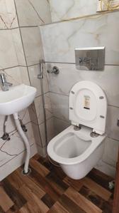 Image of 2600 Sq.ft 4 BHK Apartment / Flat for rent in Sector 23 Dwarka, New Delhi for Rs. 80000