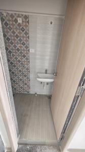 Bathroom Image of 460 Sq.ft 1 BHK Apartment / Flat for rent in Kumar Parc Residences, Hadapsar Pune for Rs. 24000