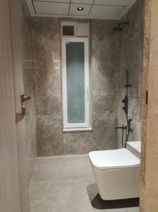 Common Bathroom Image of 1400 Sq.ft 3 BHK Apartment / Flat for sale in Parinee Liva Roca, Vile Parle West Mumbai for Rs. 70000000