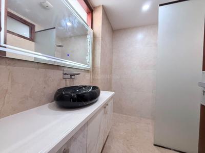 Bathroom Image of 2750 Sq.ft 4 BHK Builder Floor for sale in Sector 57 Gurgaon for Rs. 33000000