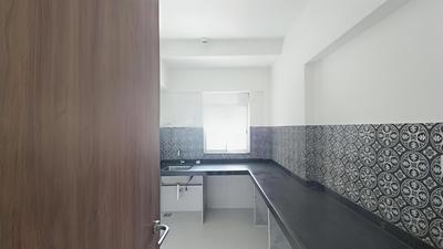 Kitchen Image of 1025 Sq.ft 2 BHK Apartment / Flat for rent in Lodha Amara, Kolshet Thane for Rs. 44000
