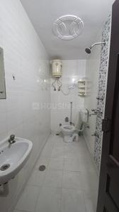 Bathroom Image of 900 Sq.ft 2 BHK Builder Floor for rent in Pitampura New Delhi for Rs. 29000