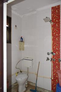 Bathroom Image of 600 Sq.ft 3 BHK Builder Floor for sale in Uttam Nagar New Delhi for Rs. 6500000