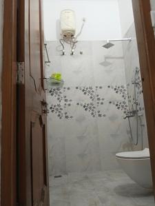 Bathroom Image of 282 Sq.ft 1 RK Independent House for rent in Chakshah Nagar Dehradun for Rs. 15000
