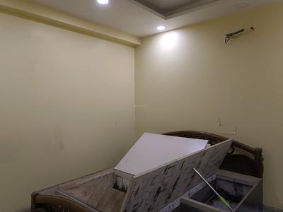 Bedroom Two Image of 900 Sq.ft 2 BHK Builder Floor for rent in Pitampura New Delhi for Rs. 30000