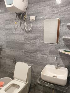 Bathroom Image of 957 Sq.ft 3 BHK Apartment / Flat for rent in Arya Shine, Shri Kishanpura Jaipur for Rs. 33000