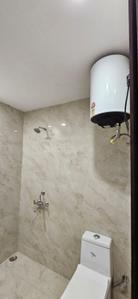 Bathroom Image of 1200 Sq.ft 1 BHK Builder Floor for rent in DLF Phase 3 Gurgaon for Rs. 25000