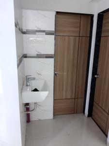 Bathroom Image of 700 Sq.ft 1 BHK Apartment / Flat for rent in Dynamic Crest Phase I Rimo Everest, Khidkali Thane for Rs. 13500