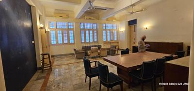 Hall Image of 2500 Sq.ft 2.5 BHK Apartment / Flat for rent in Colaba Mumbai for Rs. 250000