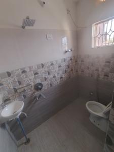 Bathroom Image of 1000 Sq.ft 1.5 BHK Independent House for rent in Danapur Patna for Rs. 9000