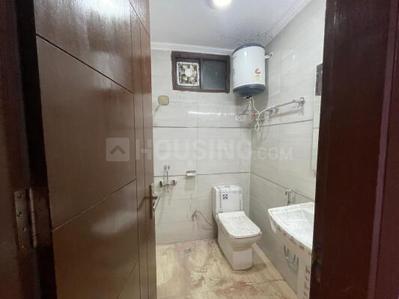 Bathroom Image of 1600 Sq.ft 3 BHK Apartment / Flat for sale in Sector 105 Noida for Rs. 6500000