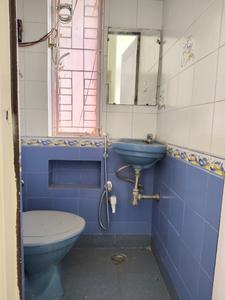 Common Bathroom Two Image of 1100 Sq.ft 3 BHK Apartment / Flat for sale in Munirka New Delhi for Rs. 26000000
