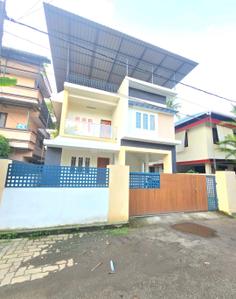 Image of 2000 Sq.ft 4 BHK Independent House for sale in Aluva, Kochi for Rs. 11000000