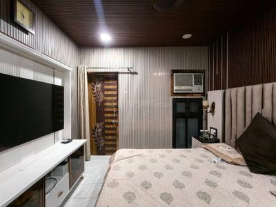 Balcony Image of 2000 Sq.ft 4.5 BHK Apartment / Flat for sale in Sector 5 Rohini New Delhi for Rs. 22500000