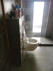 Common Bathroom Image of 1850 Sq.ft 4 BHK Apartment / Flat for sale in K Raheja Vistas, Powai Mumbai for Rs. 69800000