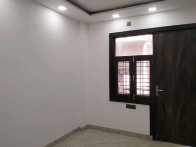Bedroom Image of 1500 Sq.ft 3 BHK Builder Floor for sale in Shalimar Bagh New Delhi for Rs. 13500000