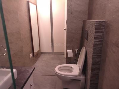 Bathroom Image of 1800 Sq.ft 2 BHK Builder Floor for rent in South Extension II New Delhi for Rs. 60000