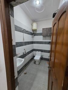 Bathroom Image of 1200 Sq.ft 2 BHK Builder Floor for rent in Sector 56 Gurgaon for Rs. 40000