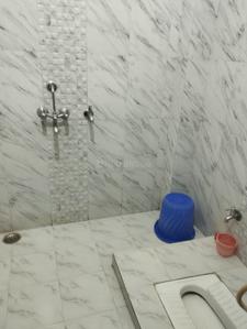 Bathroom Image of 2000 Sq.ft 2 BHK Builder Floor for rent in Vrindavan Yojana Lucknow for Rs. 25000