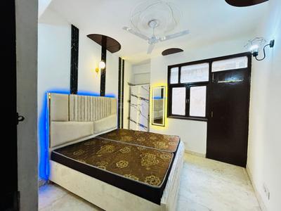 Bedroom Image of 512 Sq.ft 1 RK Builder Floor for rent in Freedom Fighters Enclave New Delhi for Rs. 8100