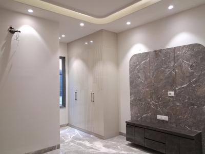 Bedroom Image of 1800 Sq.ft 3 BHK Builder Floor for sale in Paschim Vihar New Delhi for Rs. 37000000