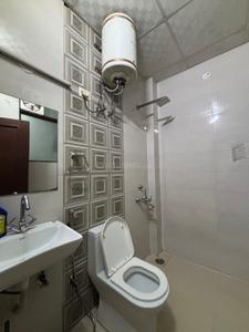 Bathroom Image of 1050 Sq.ft 2 BHK Builder Floor for rent in Sector 30 Gurgaon for Rs. 40000