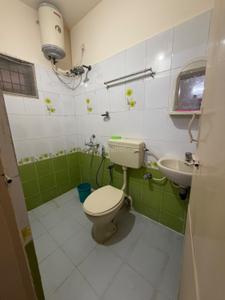 Bathroom Image of 1280 Sq.ft 2 BHK Builder Floor for rent in Murugeshpalya Bengaluru for Rs. 30000