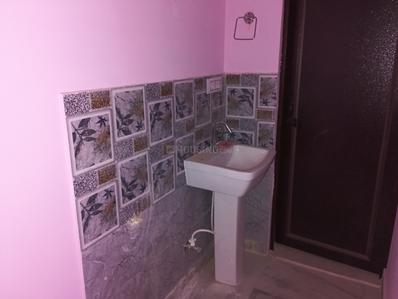 Bathroom Image of 1000 Sq.ft 2 BHK Duplex for rent in Roshanabad Haridwar for Rs. 6000