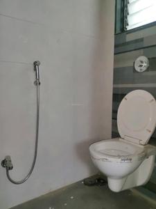 Common Bathroom Image of 550 Sq.ft 1 BHK Apartment / Flat for sale in Mulund East Mumbai for Rs. 9500000