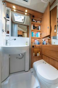 Bathroom Image of 3600 Sq.ft 6 BHK Apartment / Flat for sale in The Vile Parle Kapole, Vile Parle West Mumbai for Rs. 165000000