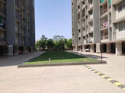 Image of 1270 Sq.ft 2 BHK Apartment / Flat for rent in Gala Celestia, Vaishno Devi Circle, Ahmedabad for Rs. 19500