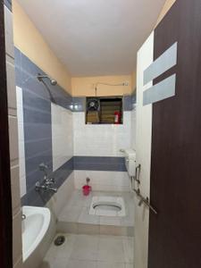 Bathroom Image of 1050 Sq.ft 2 BHK Builder Floor for rent in Mahalakshmi Nagar Indore for Rs. 18000
