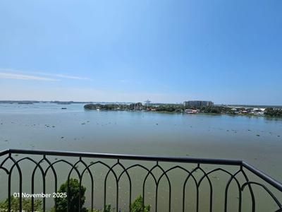 Balcony Image of 1700 Sq.ft 3 BHK Apartment / Flat for sale in ABAD Marine Plaza, Marine Drive Kochi for Rs. 14500000