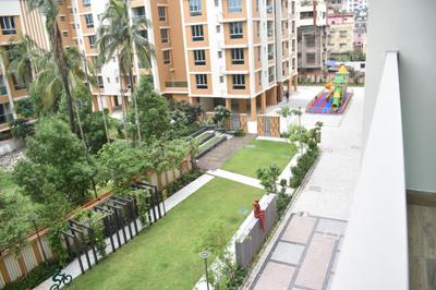 Balcony Image of 1606 Sq.ft 3 BHK Apartment / Flat for sale in Chinar Park Kolkata for Rs. 18500000