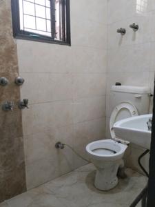 Common Bathroom Image of 450 Sq.ft 1 BHK Builder Floor for rent in Mayur Vihar Phase 1 New Delhi for Rs. 12000