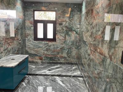 Bathroom Image of 8000 Sq.ft 7 BHK Independent House for sale in DLF City Phase 1, DLF Phase 1 Gurgaon for Rs. 179900000