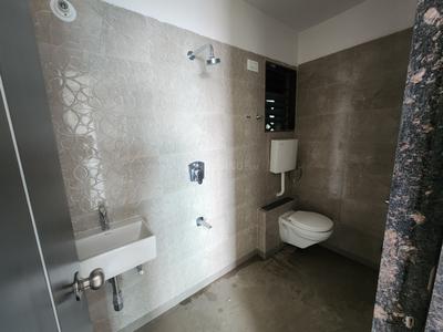 Bathroom Image of 703 Sq.ft 1 BHK Apartment / Flat for rent in KSA Square, Madanpura Mumbai for Rs. 53000