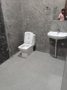 Bathroom Image of 2000 Sq.ft 2 BHK Builder Floor for rent in Vrindavan Yojana Lucknow for Rs. 15000