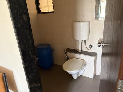 Bathroom Image of 2800 Sq.ft 3.5 BHK Independent House for rent in Indira Nagar Nashik for Rs. 35000