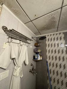 Bathroom Image of 1115 Sq.ft 2 BHK Apartment / Flat for sale in Golfgreen Elite Homz, Sector 77 Noida for Rs. 15900000