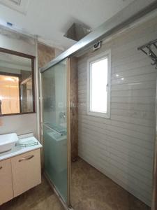 Bathroom Image of 7200 Sq.ft 4 BHK Builder Floor for rent in Maharani Bagh New Delhi for Rs. 275000